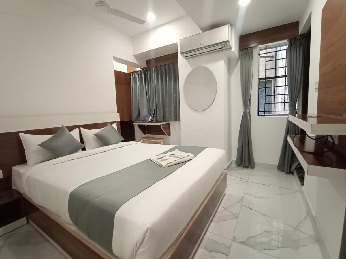 Royal N Deluxe Hotell Bangalore Exteriör bild